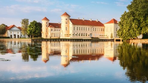 Das Schloss Rheinsberg am Grienericksee