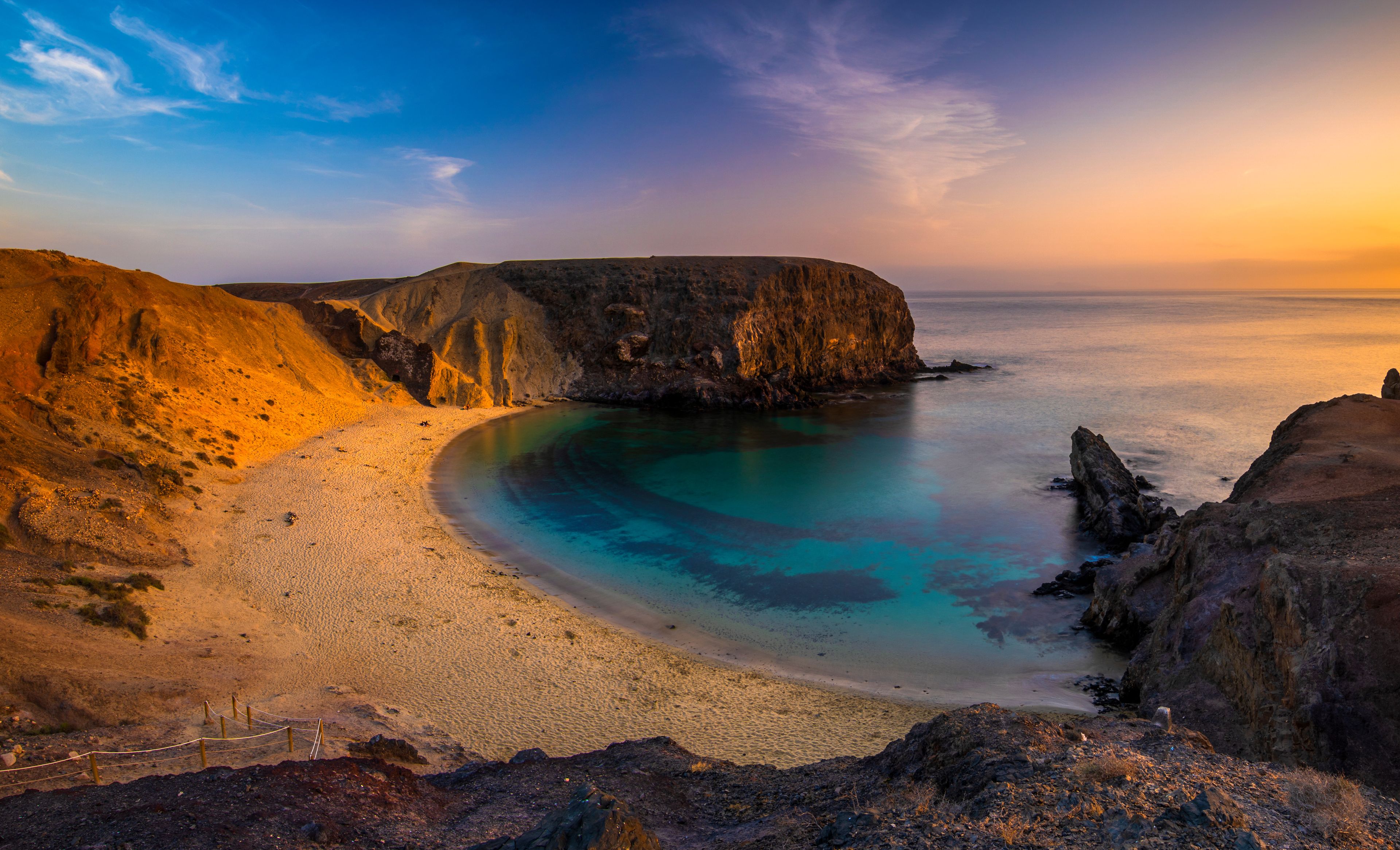 Strand von Lanzarote in der Abendsonne
