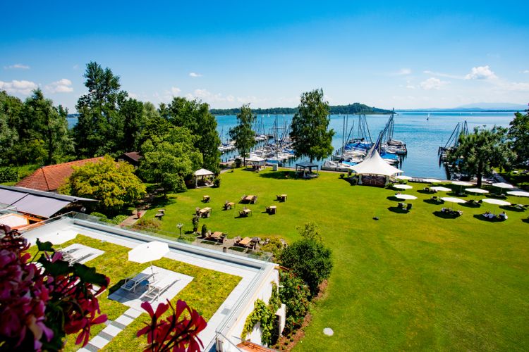 yachthotel chiemsee bar