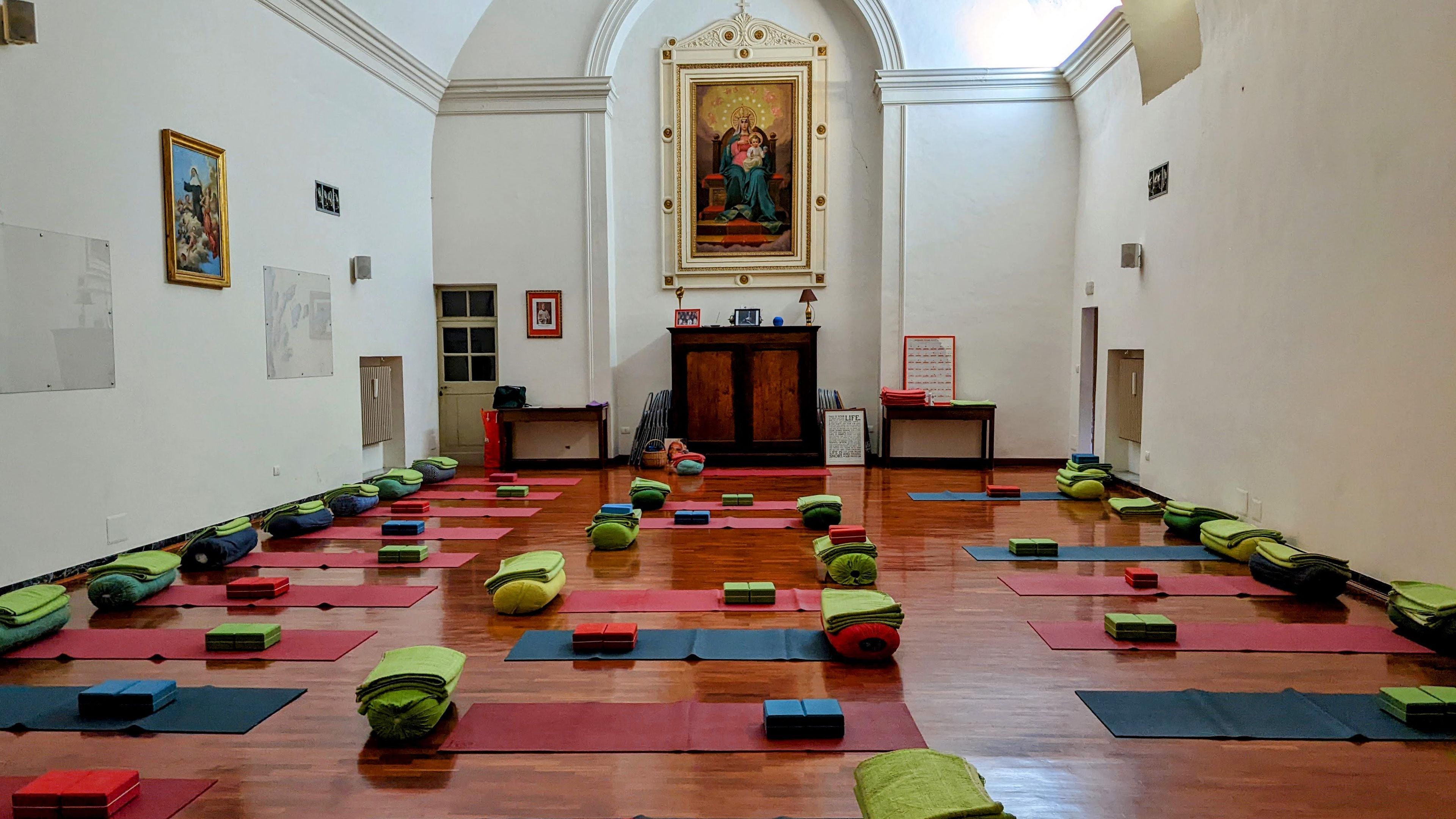 Yoga im Kloster Orvieto
