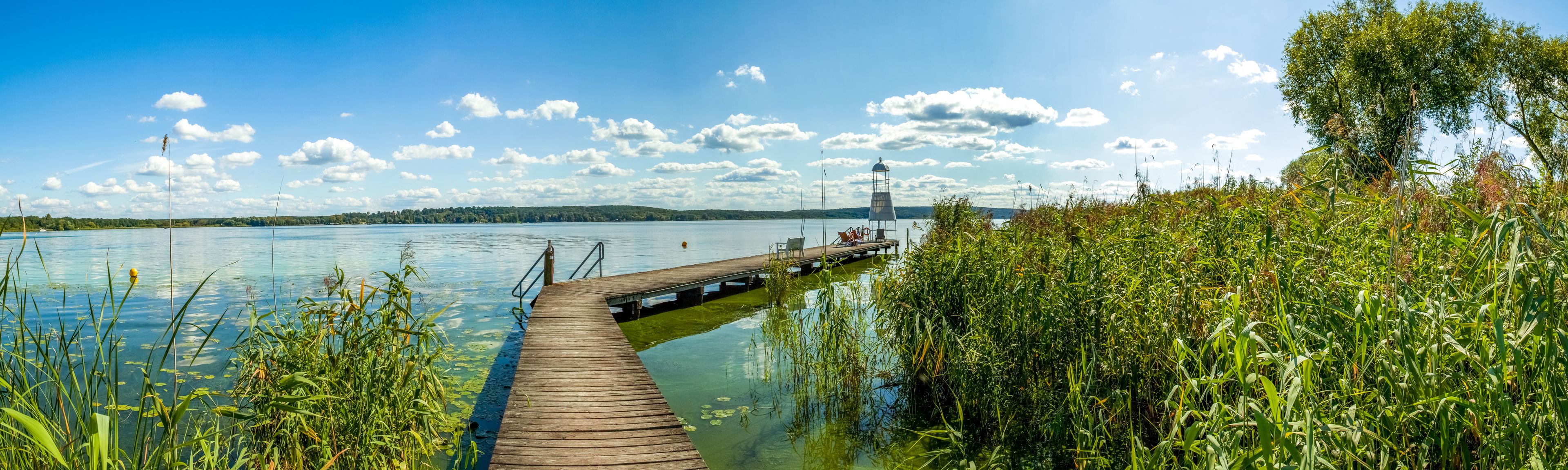 Steg an einem See in Deutschland