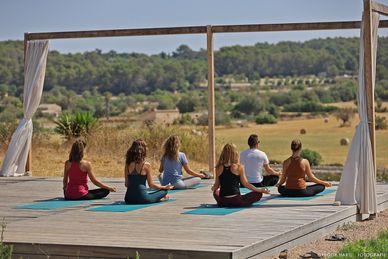 Yoga Auszeit in der Finca Son Manera auf Mallorca Spanien