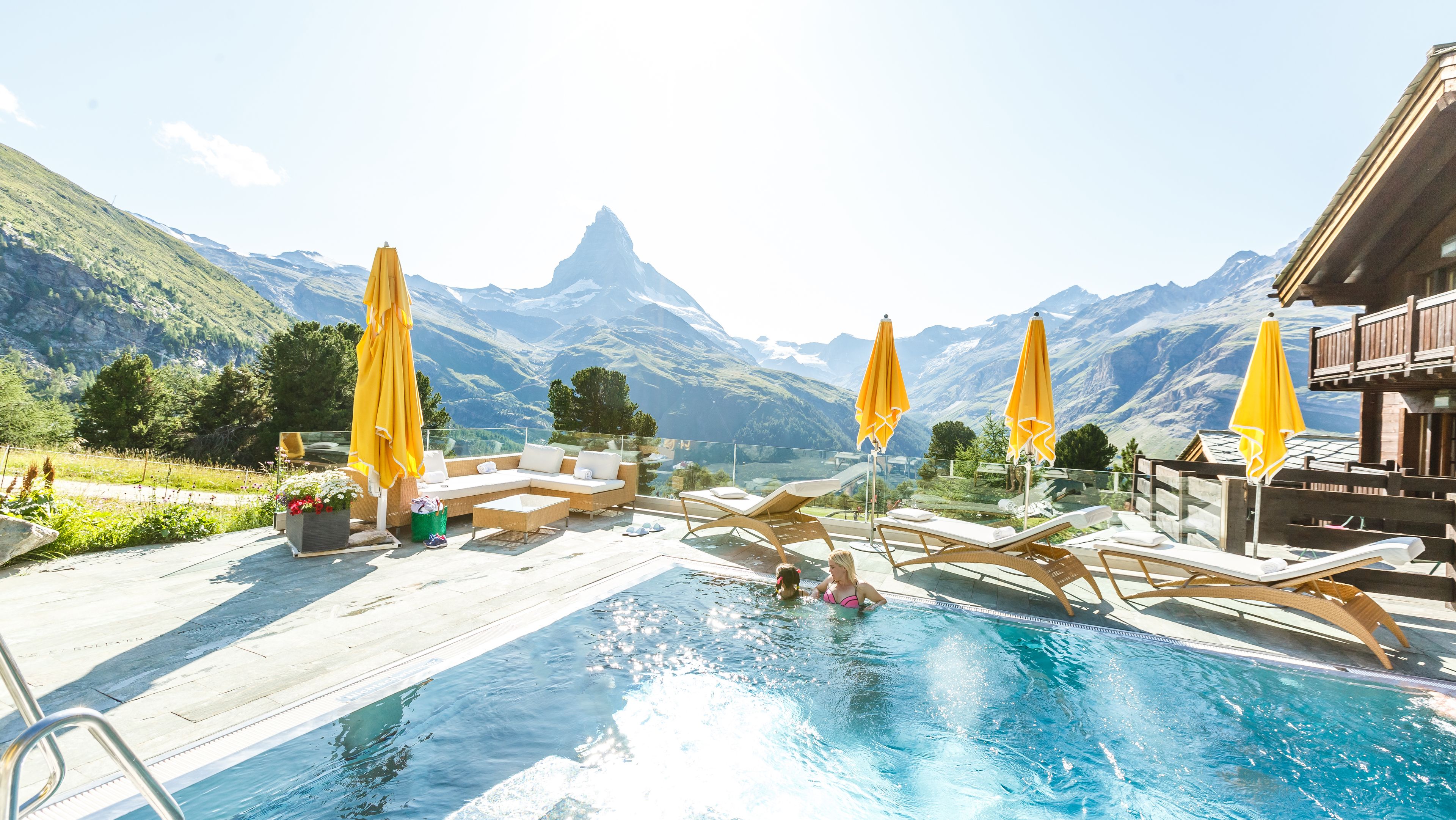 Hotel con piscina en los Alpes