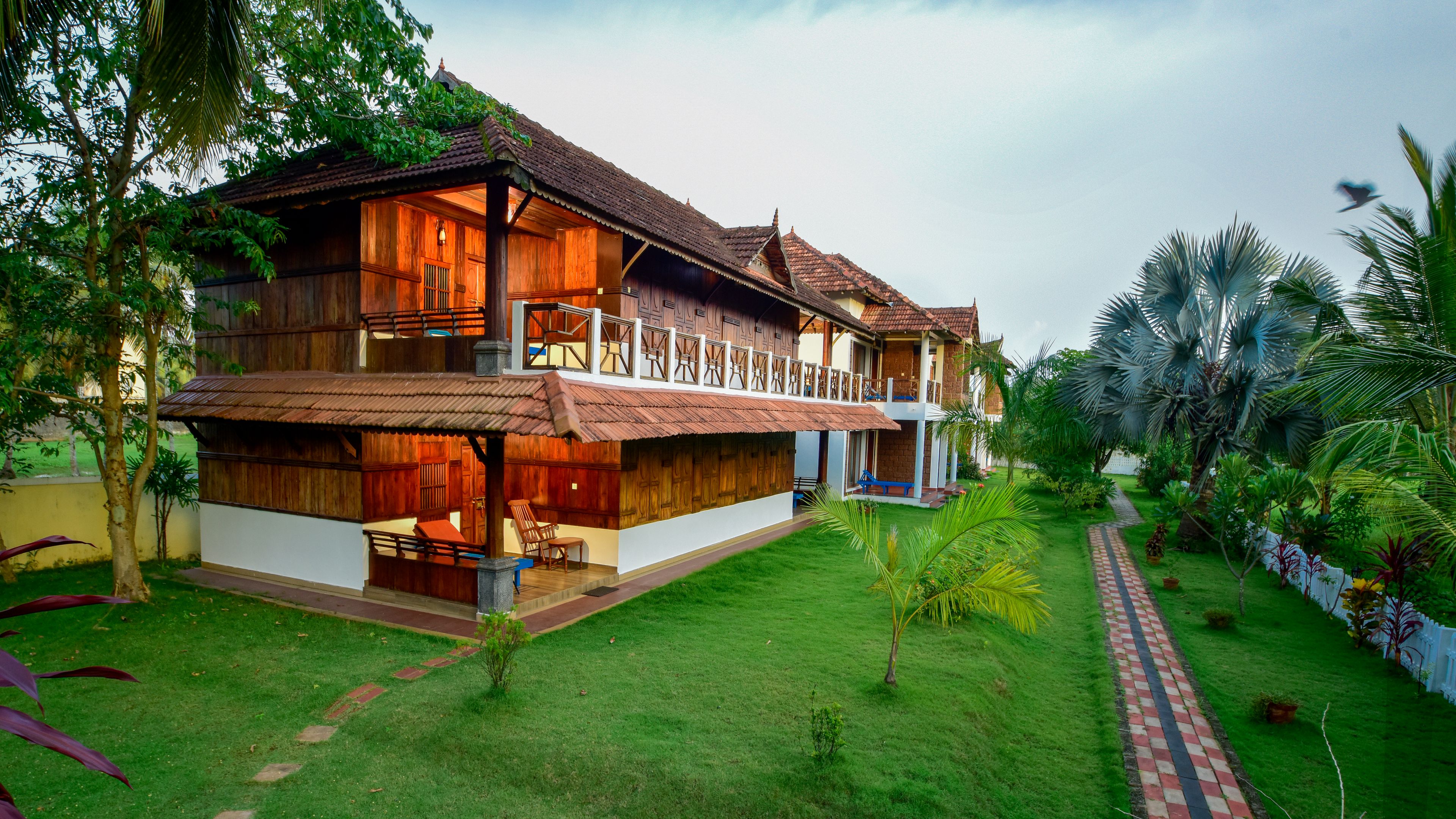 Ayurveda in Kerala Ayurveda & yoga retreats met SpaDreams