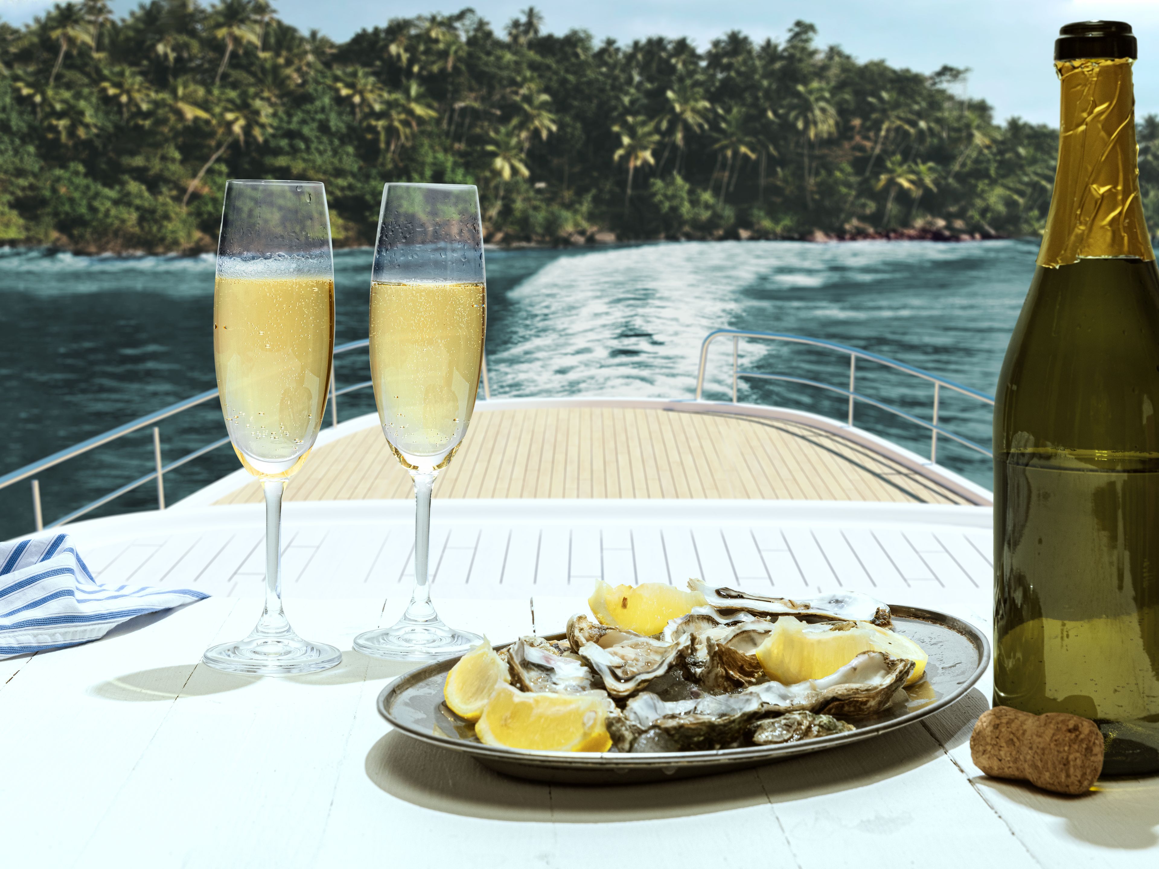 Champagner und Austern auf einer Yacht