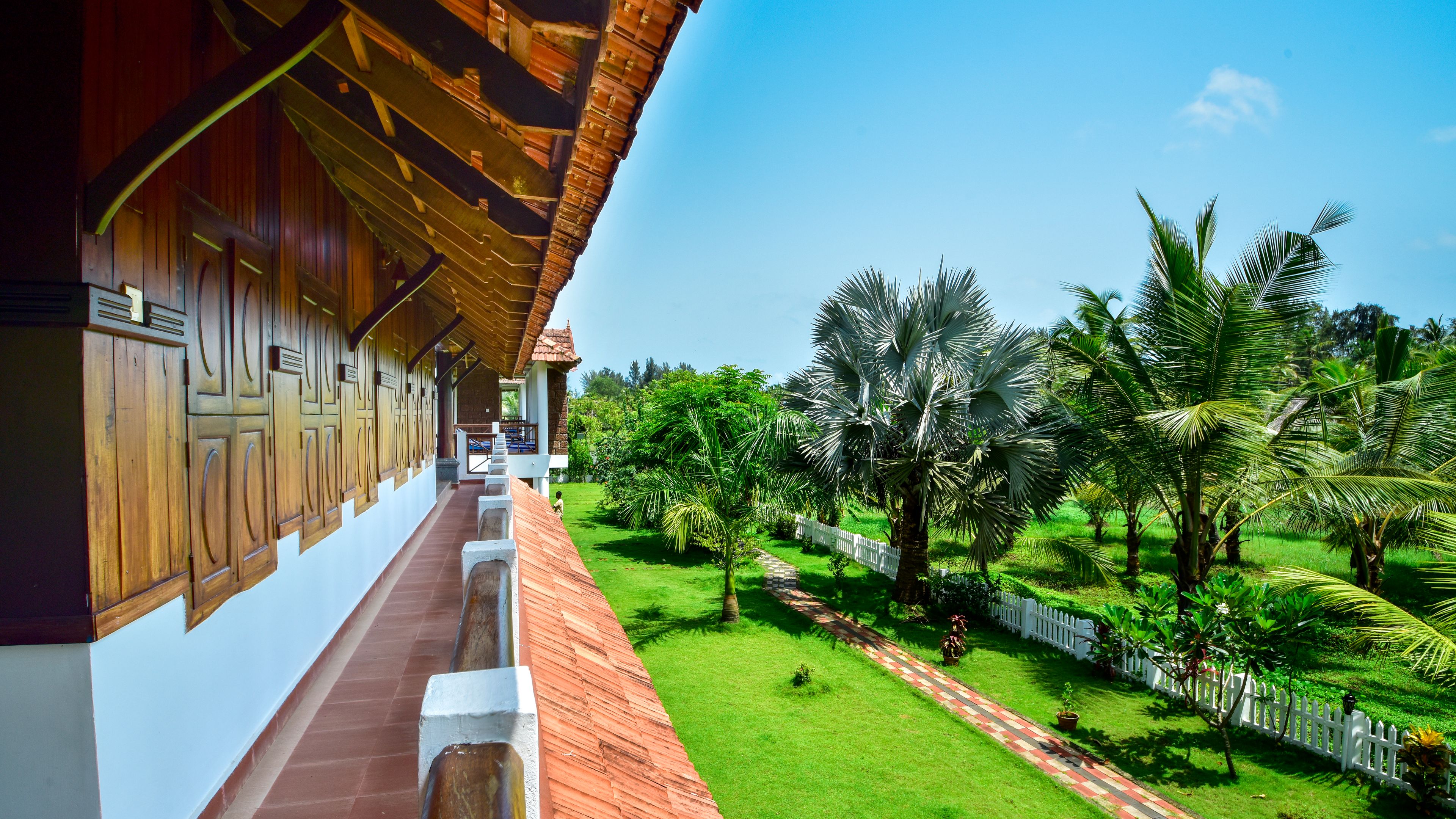 Ayurveda in Kerala Ayurveda & yoga retreats met SpaDreams