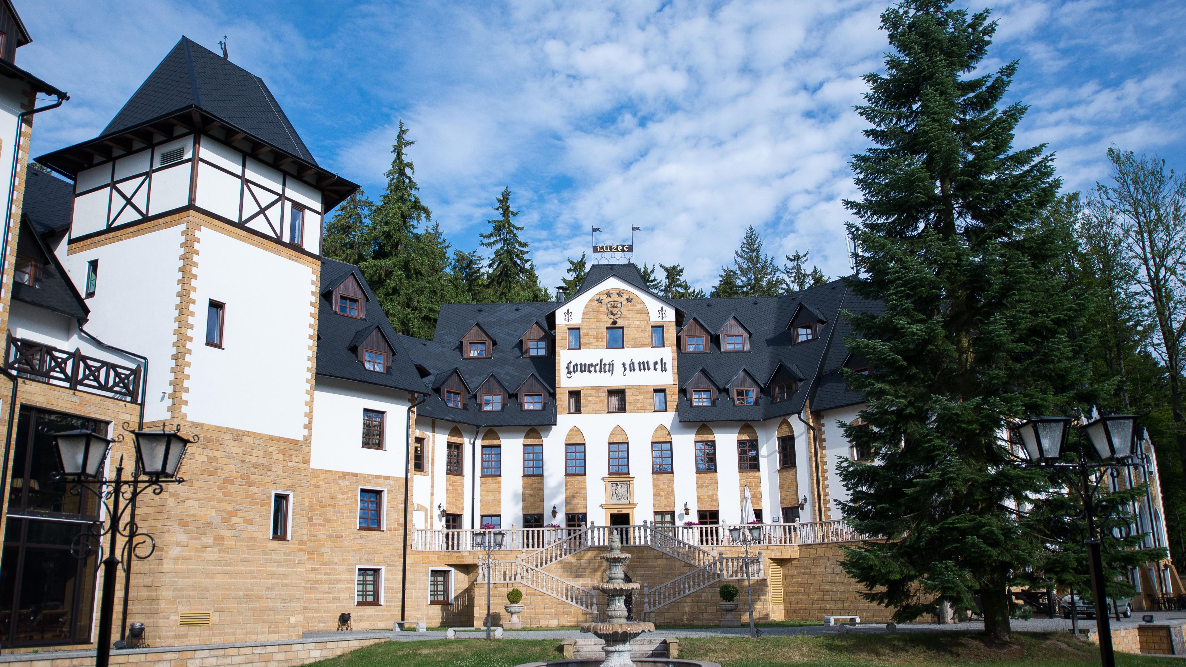Spa Hotel Schloss Lužec