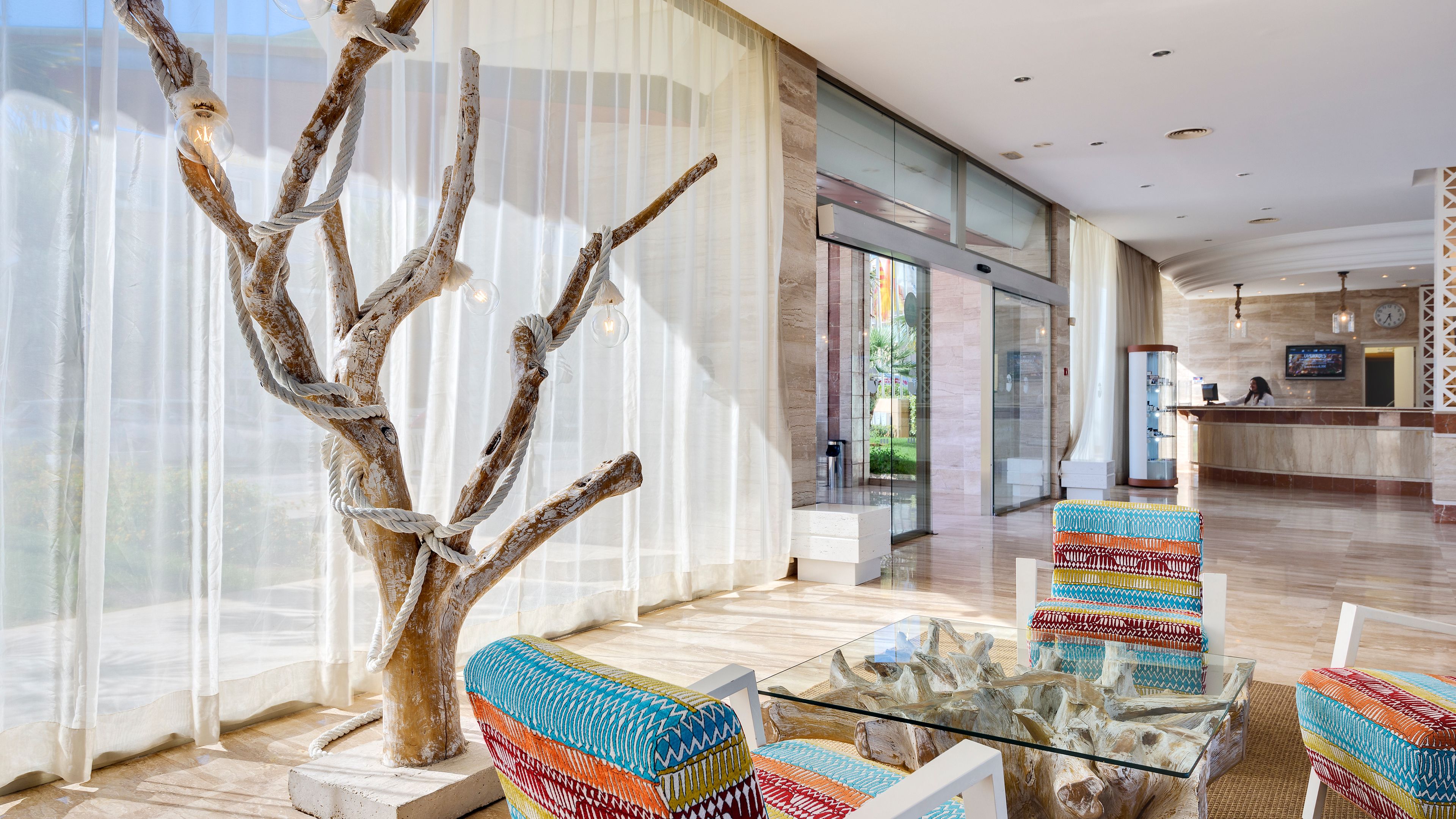 Tropic Garden Hotel & Apartments