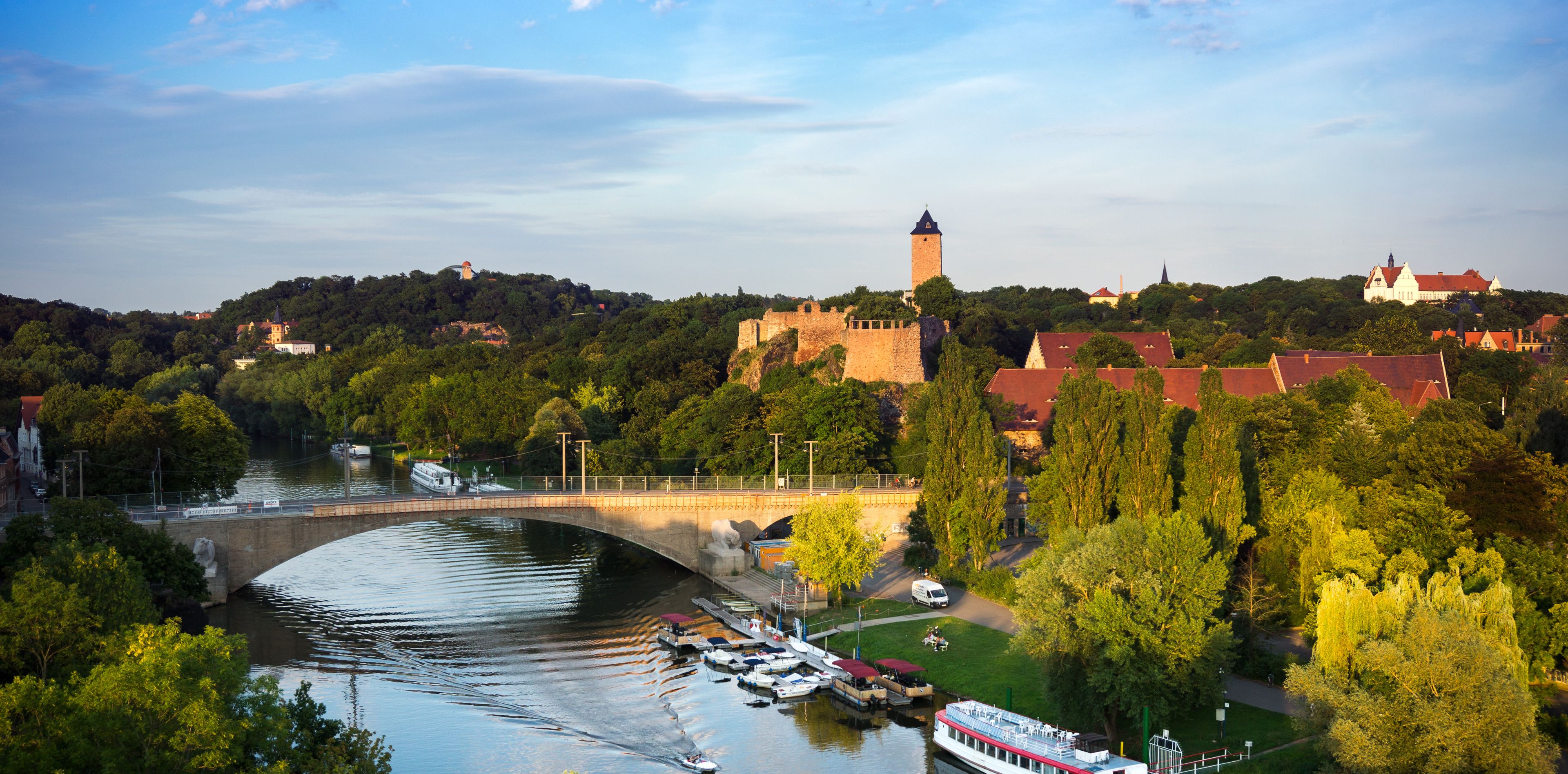 Halle