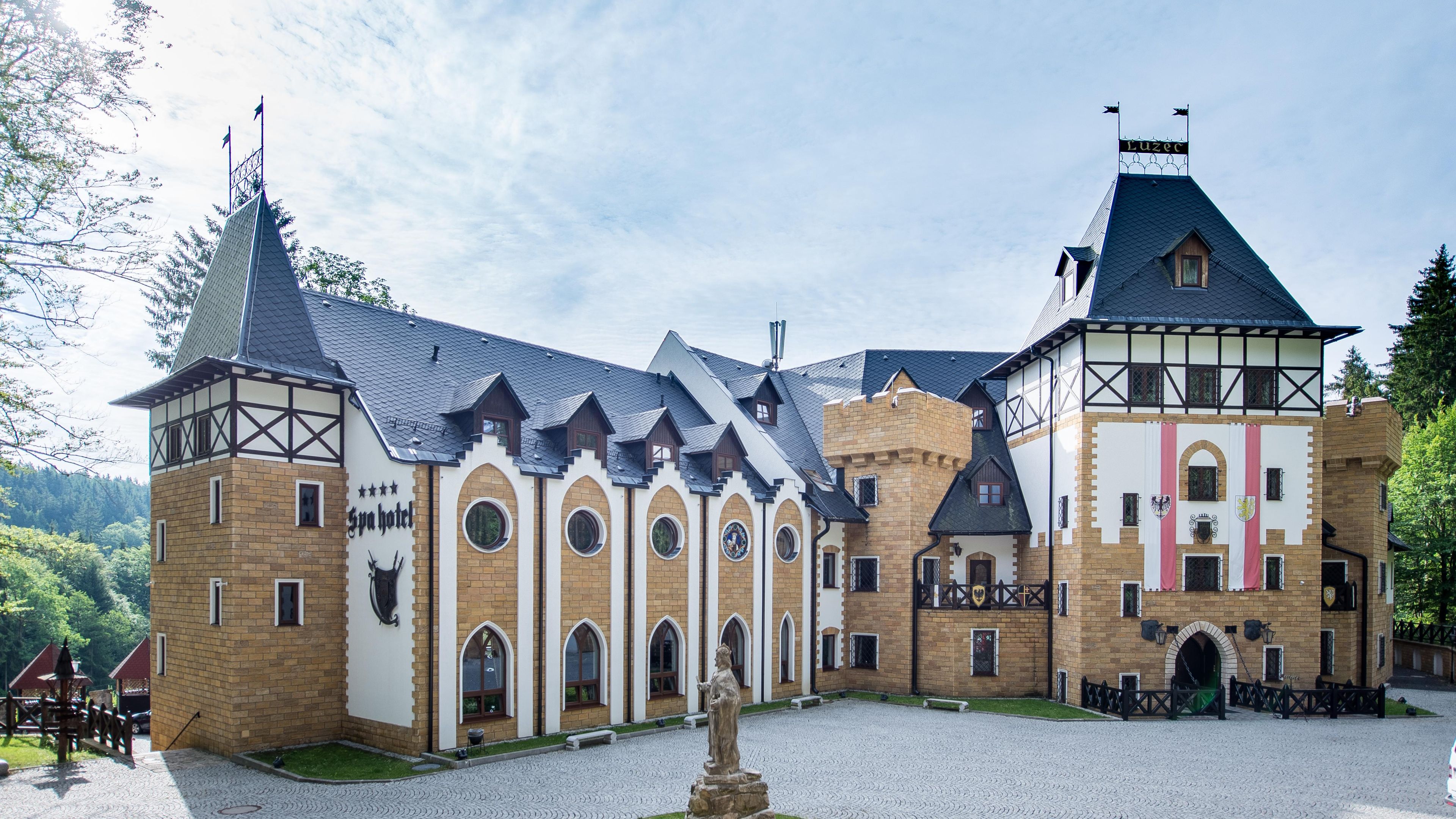 Spa Hotel Schloss Lužec